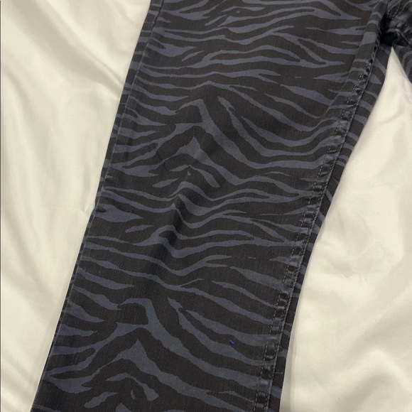 Zara Black and Gray Zebra Print Cropped Pants - Picture 6 of 7